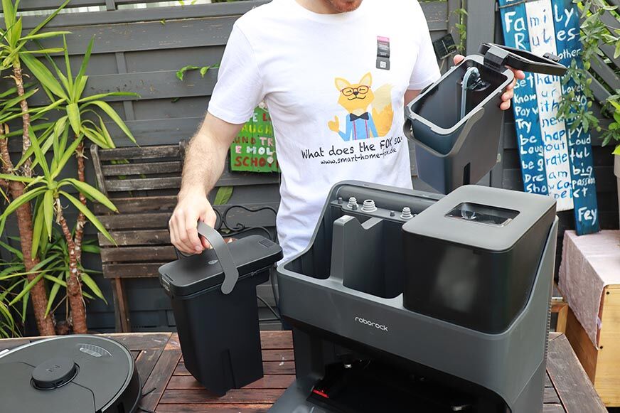 Der Frischwassertank der Roborock S7 MaxV Ultra Station ist zu sehen